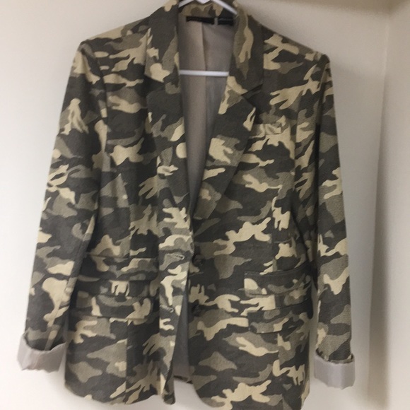 Press Jackets & Blazers - Women’s Camouflage Blazer